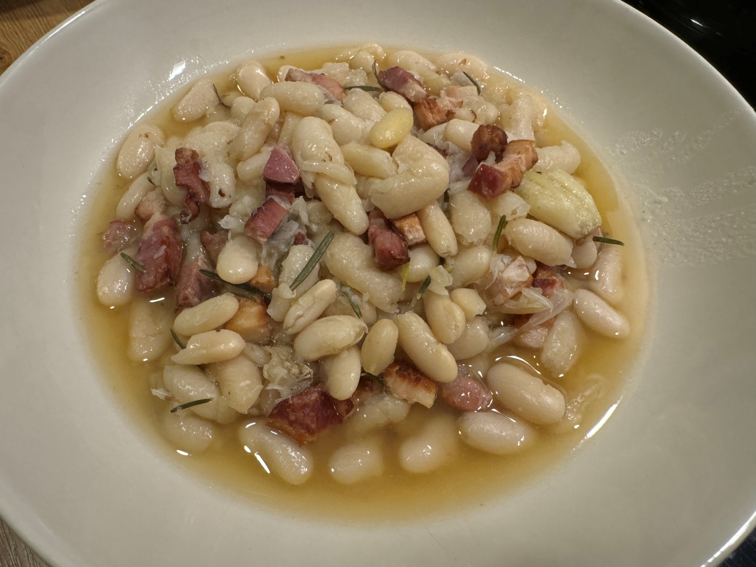 white beans with rosemary and bacon