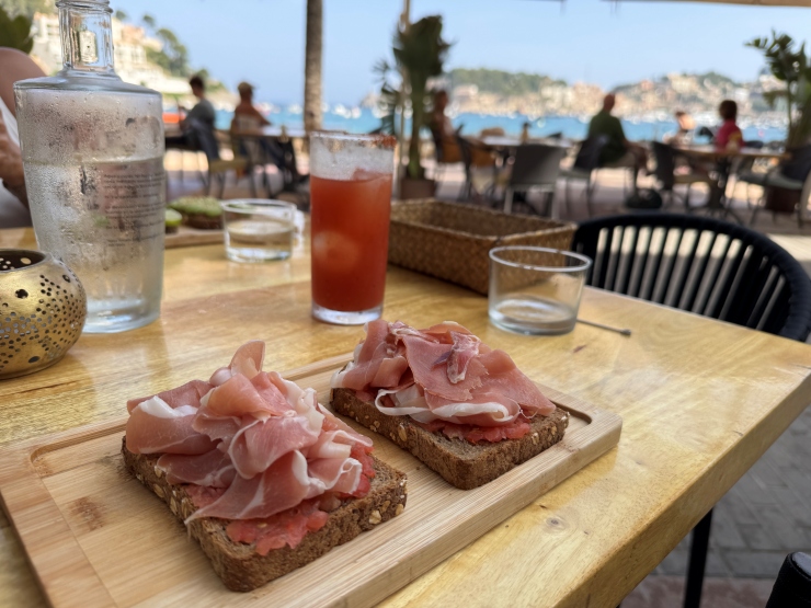 Pan con tomate with Serrano jamón and a bloody mary at George's bar in Port de Soller Mallorca